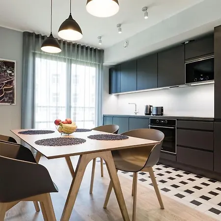 Apartments, Quiet With Free Parking And Ac. * タリン