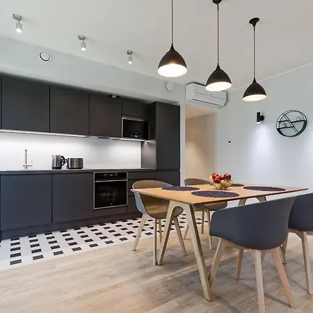 Apartments, Quiet With Free Parking And Ac. *