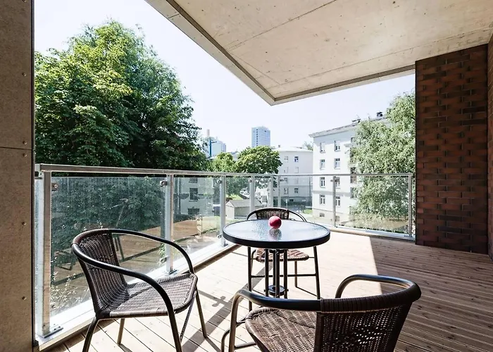 Apartments, Quiet With Free Parking And Ac. *