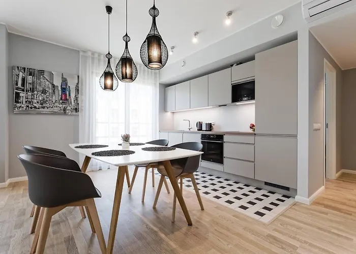 Apartments, Quiet With Free Parking And Ac. *