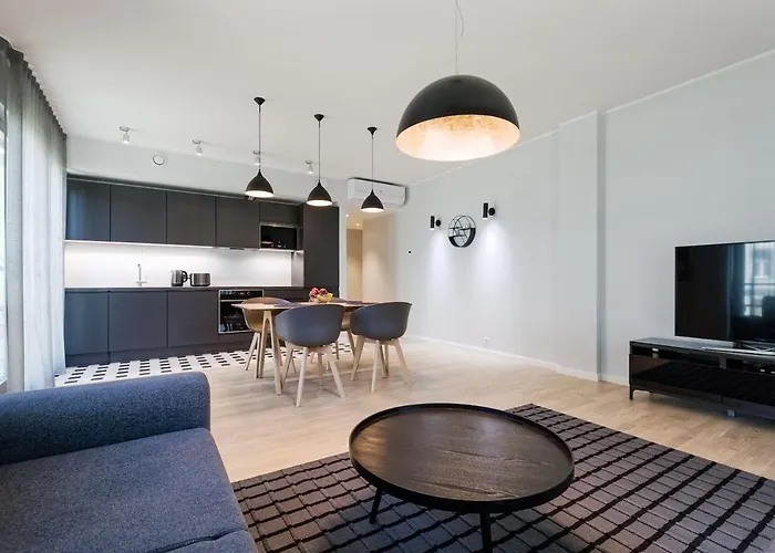 Apartments, Quiet With Free Parking And Ac.