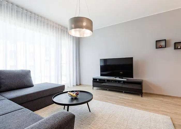 Apartments, Quiet With Free Parking And Ac. *