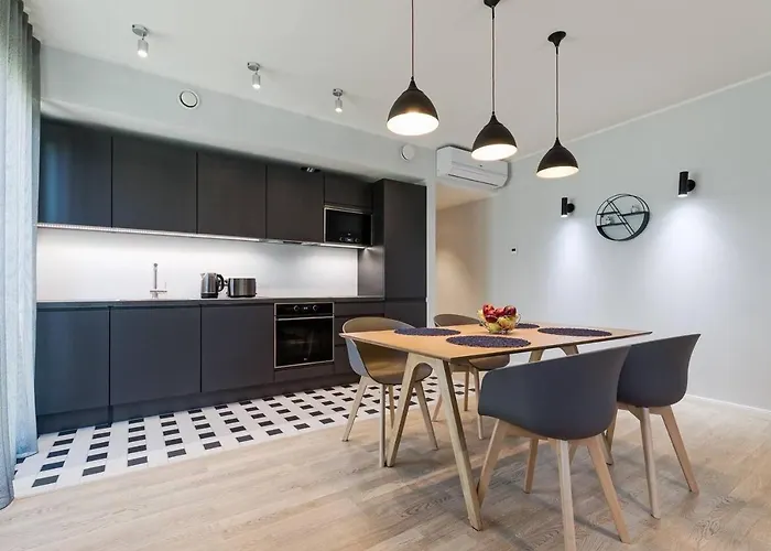 Apartments, Quiet With Free Parking And Ac. *