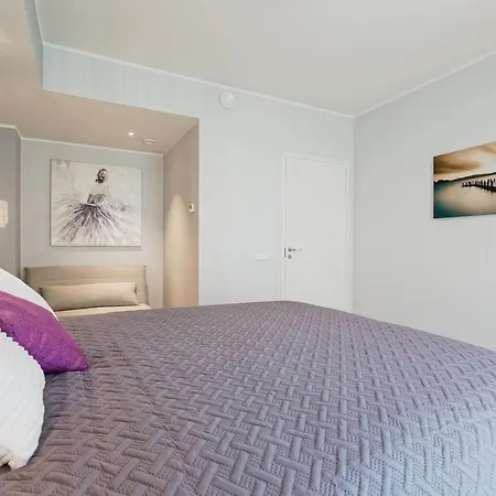 Apartments, Quiet With Free Parking And Ac. * Tallin