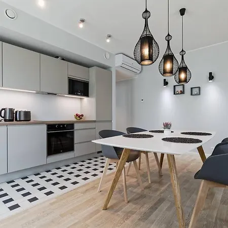 Apartamento Apartments, Quiet With Free Parking And Ac. *