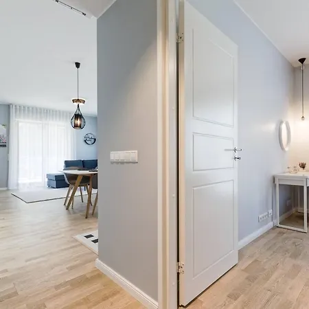 Apartments, Quiet With Free Parking And Ac. Apartamento Tallin