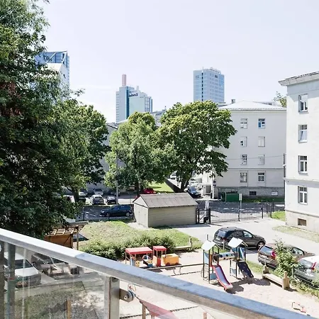 Apartments, Quiet With Free Parking And Ac.