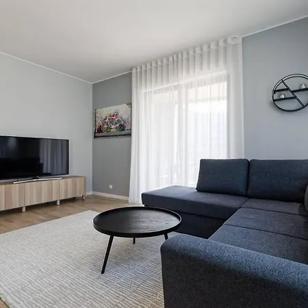 Apartments, Quiet With Free Parking And Ac. Tallin