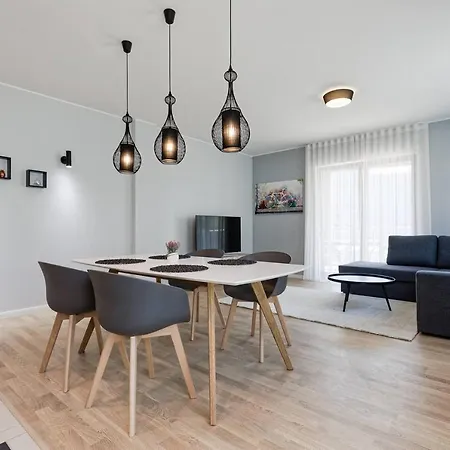 Apartments, Quiet With Free Parking And Ac. Tallin