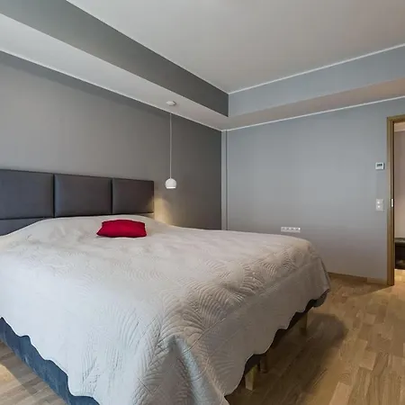 Apartments, Quiet With Free Parking And Ac. Apartamento