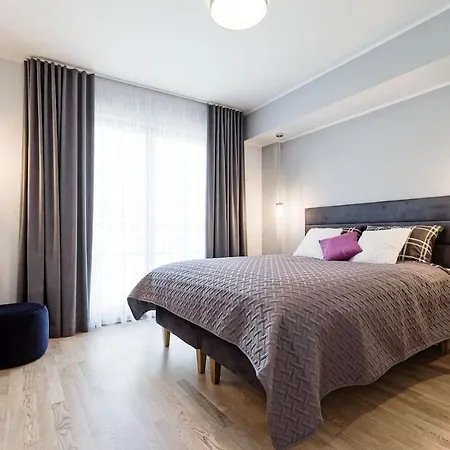 Apartments, Quiet With Free Parking And Ac. Apartamento Tallin